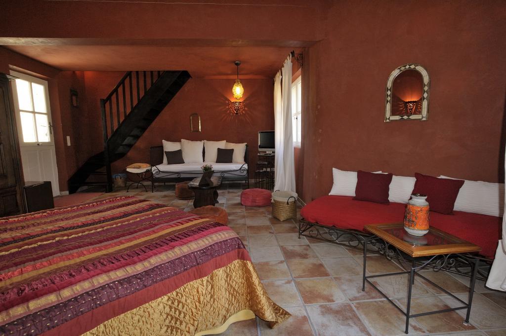 Mas De Lure Bed and Breakfast Salon-de-Provence Esterno foto
