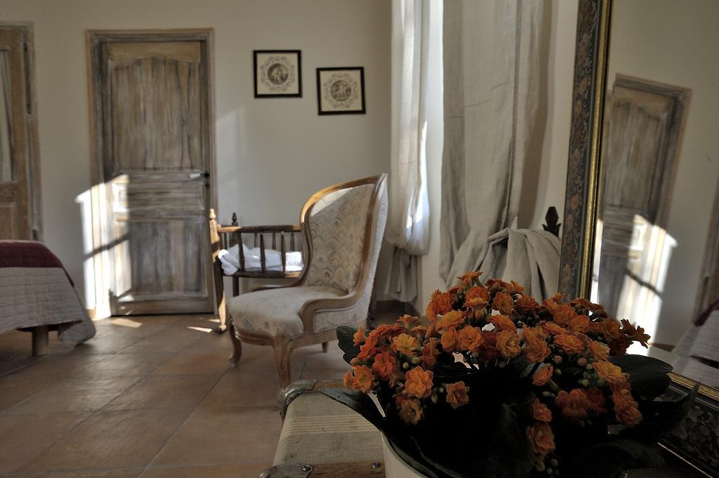 Mas De Lure Bed and Breakfast Salon-de-Provence Esterno foto