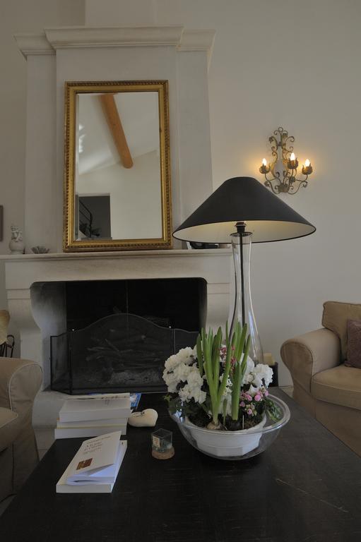 Mas De Lure Bed and Breakfast Salon-de-Provence Esterno foto